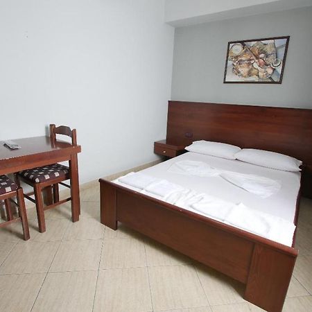 Hotel Venera Sarande Bagian luar foto