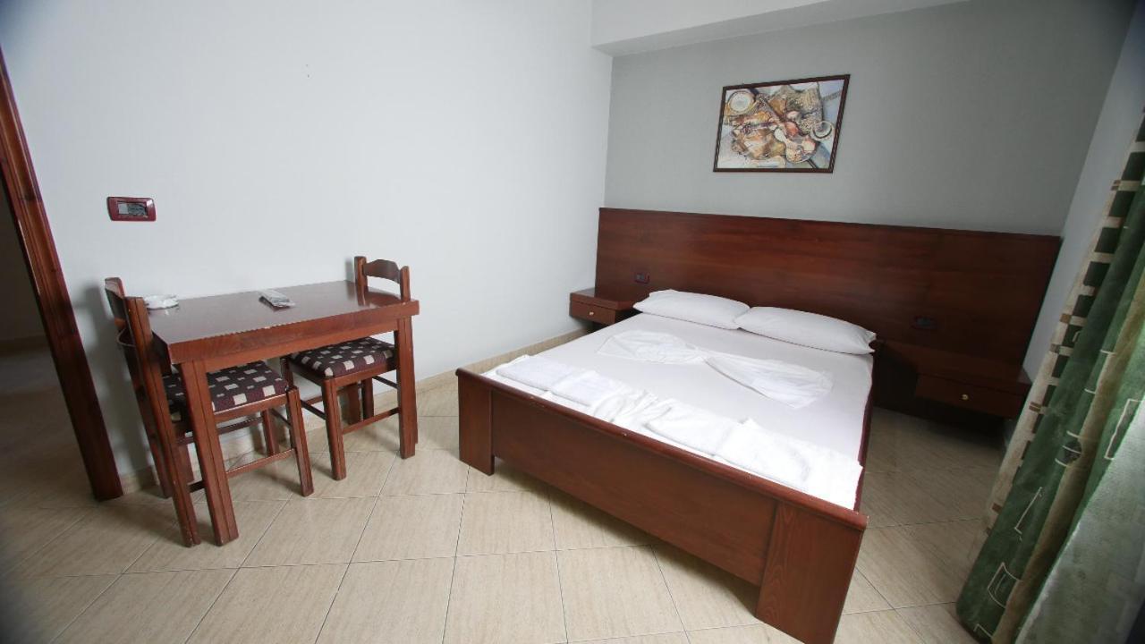 Hotel Venera Sarande Bagian luar foto
