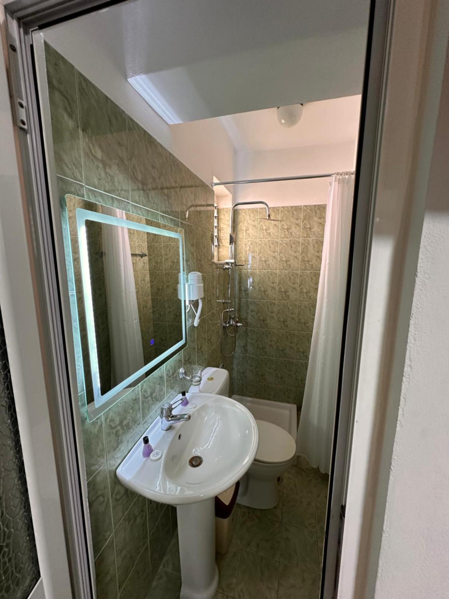 Hotel Venera Sarande Bagian luar foto
