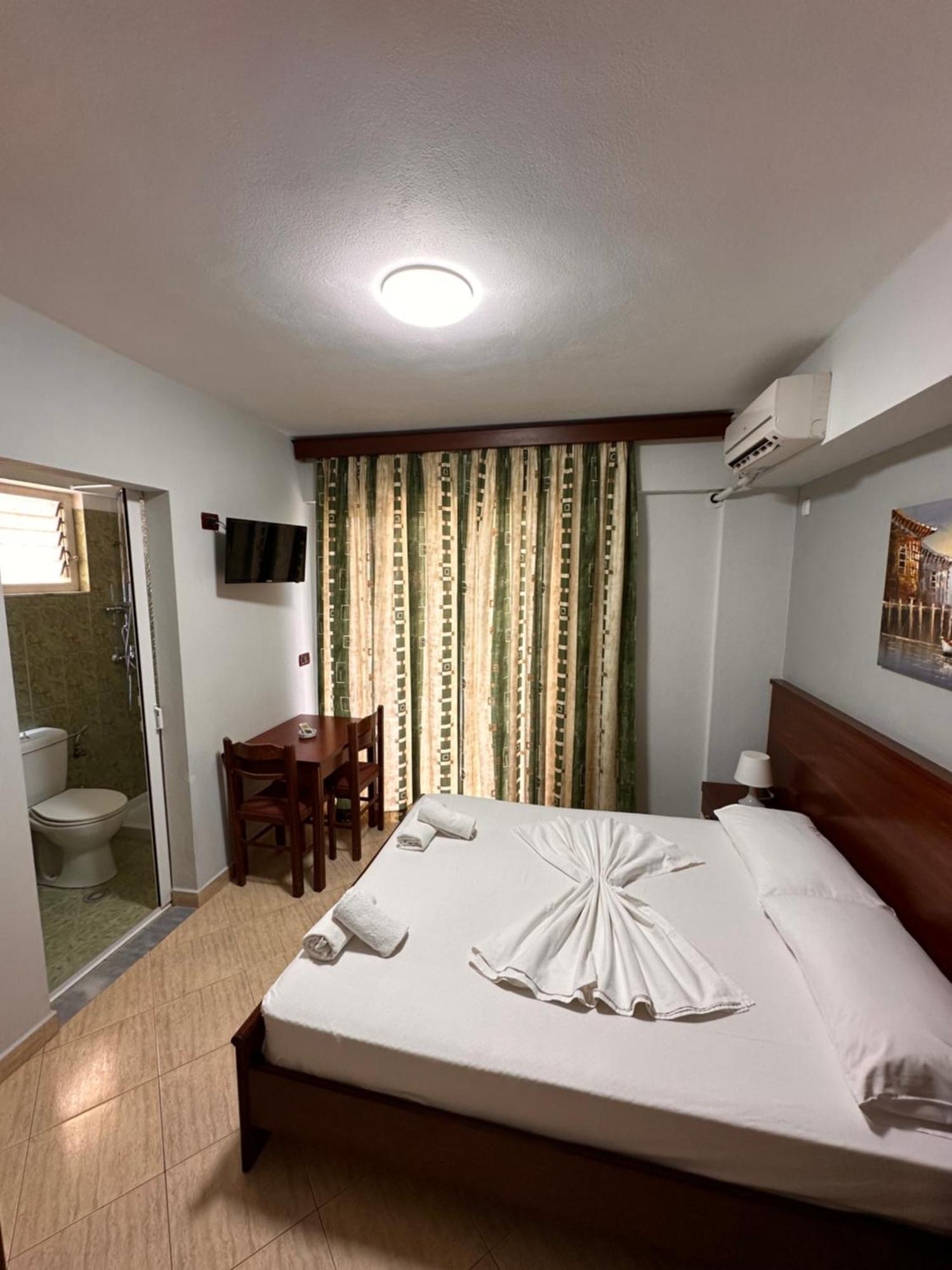Hotel Venera Sarande Bagian luar foto
