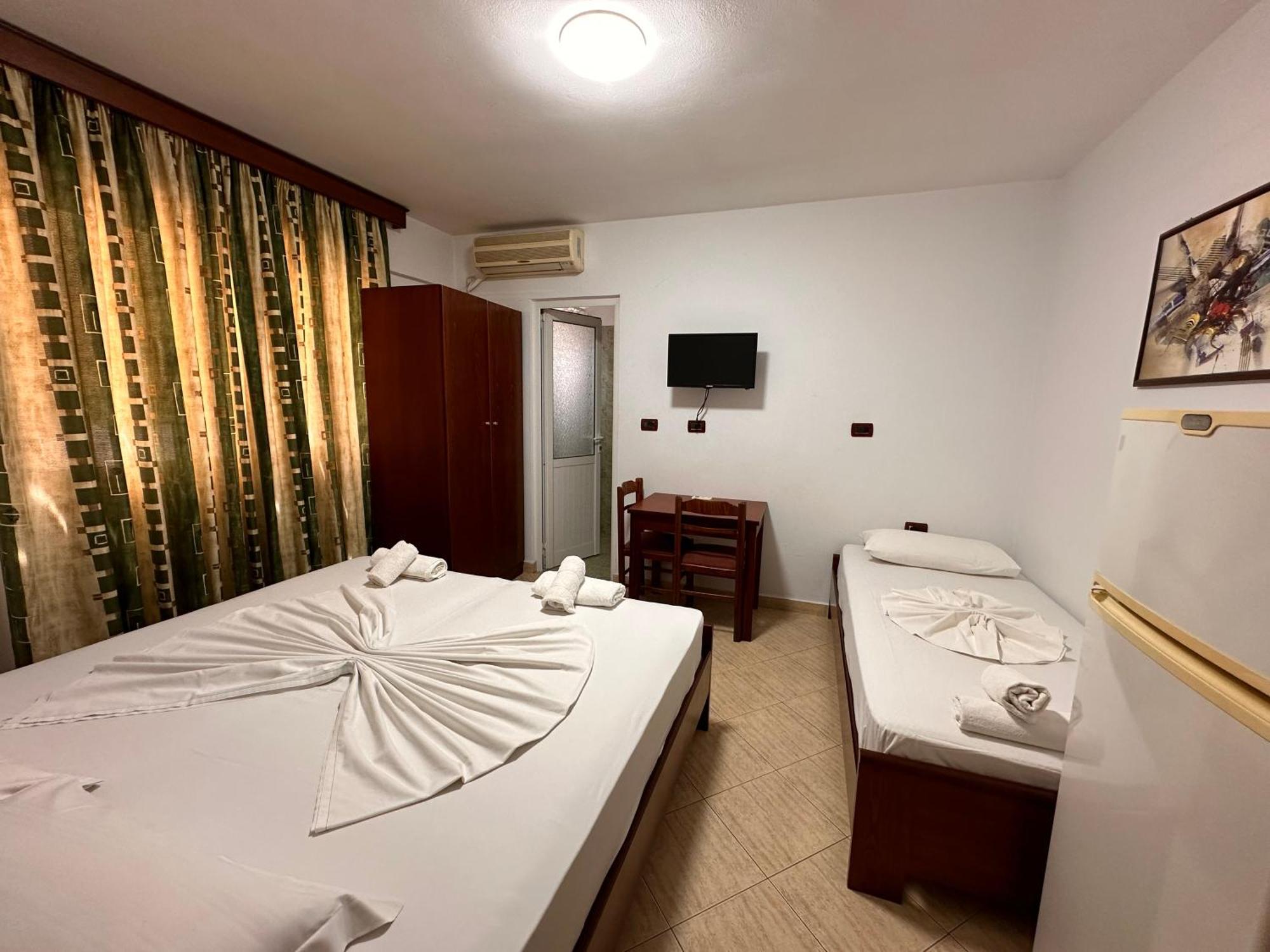 Hotel Venera Sarande Bagian luar foto